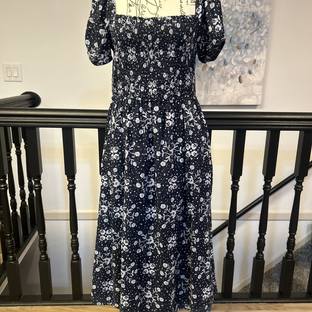 Loft Small Smocked Empire Waist‎ Dress Black/white Flower Pockets